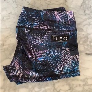 Fleo Shorts - size M